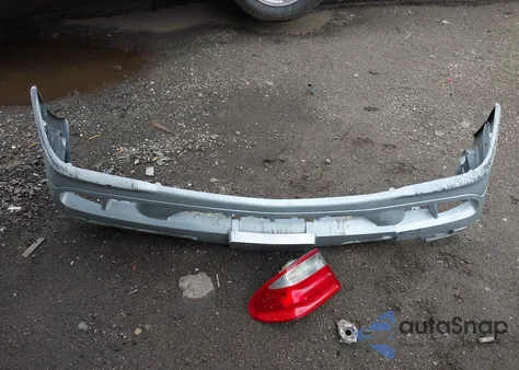 2002 Mercedes-Benz E 320 Special Edition z USA, uszkodzony, nr VIN WDBJF65J42B492710